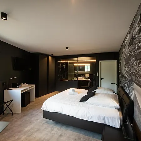 Hotel Boutique Hotel, La Cour De La Reine, Rooftop & Bistronomique Restaurant 4*