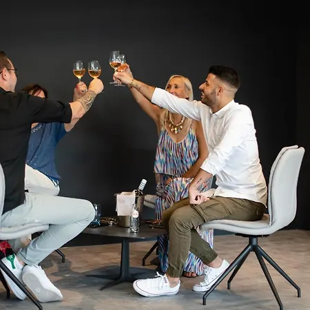 Boutique Hôtel, La Cour De La Reine&rooftop Spa