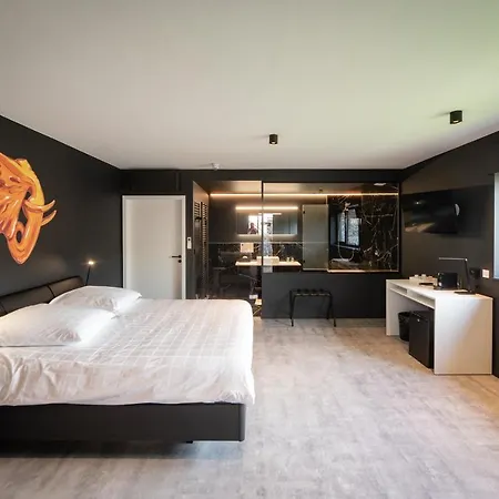 Szálloda Boutique Hotel, La Cour De La Reine, Rooftop & Bistronomique Restaurant