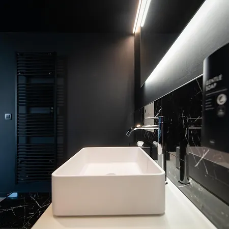 Boutique Hotel, La Cour De La Reine, Rooftop & Bistronomique Restaurant Hotel Spa