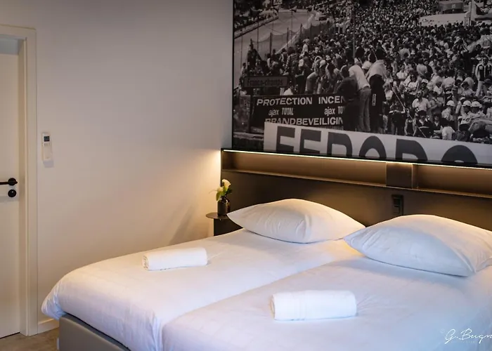 Hotel Boutique Hotel, La Cour De La Reine, Rooftop & Bistronomique Restaurant 4*