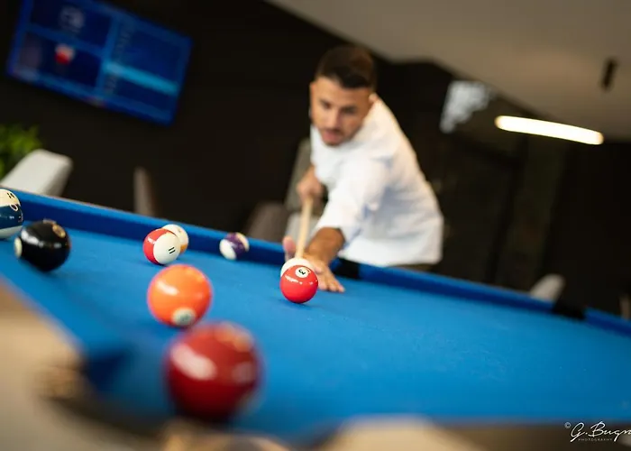 Boutique Hotel, La Cour De La Reine, Rooftop & Bistronomique Restaurant Hotel Spa