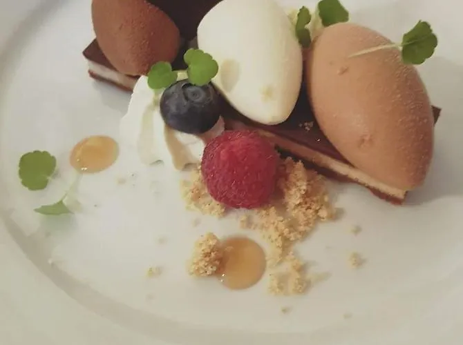 Hotel Boutique Hotel, La Cour De La Reine, Rooftop & Bistronomique Restaurant Spa