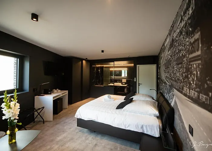 Hotel Boutique Hotel, La Cour De La Reine, Rooftop & Bistronomique Restaurant 4*