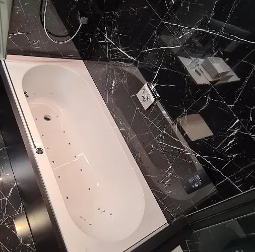 Boutique Hotel, La Cour De La Reine, Rooftop & Bistronomique Restaurant Hotel 4*