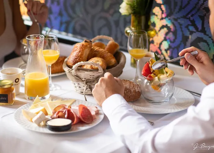 Boutique Hotel, La Cour De La Reine, Rooftop & Bistronomique Restaurant 4* Spa