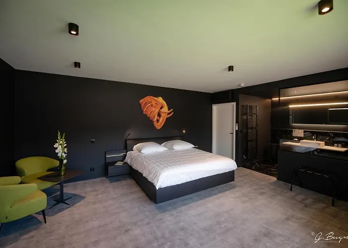 Hotel Boutique Hotel, La Cour De La Reine, Rooftop & Bistronomique Restaurant Spa