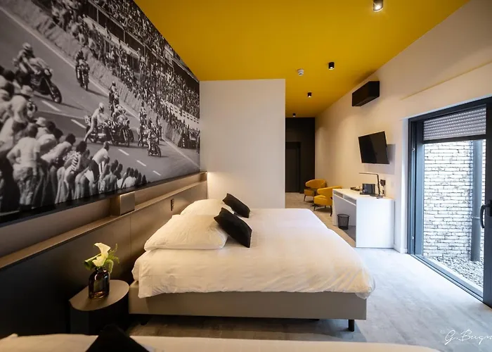 Boutique Hotel, La Cour De La Reine, Rooftop & Bistronomique Restaurant Hotel 4*