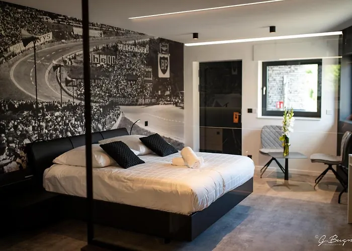 Boutique Hotel, La Cour De La Reine, Rooftop & Bistronomique Restaurant Hotel Spa