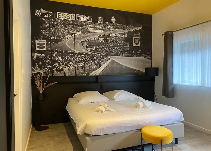 Boutique Hotel, La Cour De La Reine, Rooftop & Bistronomique Restaurant Hotel