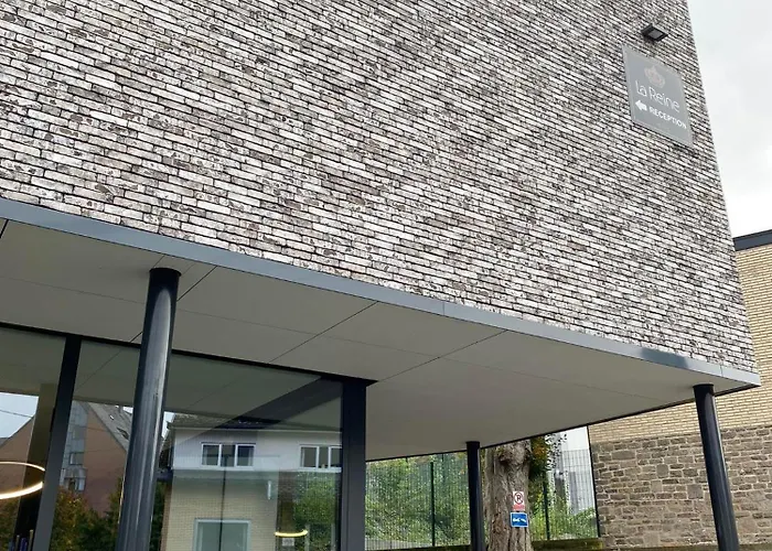 Boutique Hotel, La Cour De La Reine, Rooftop & Bistronomique Restaurant Hotel 4*