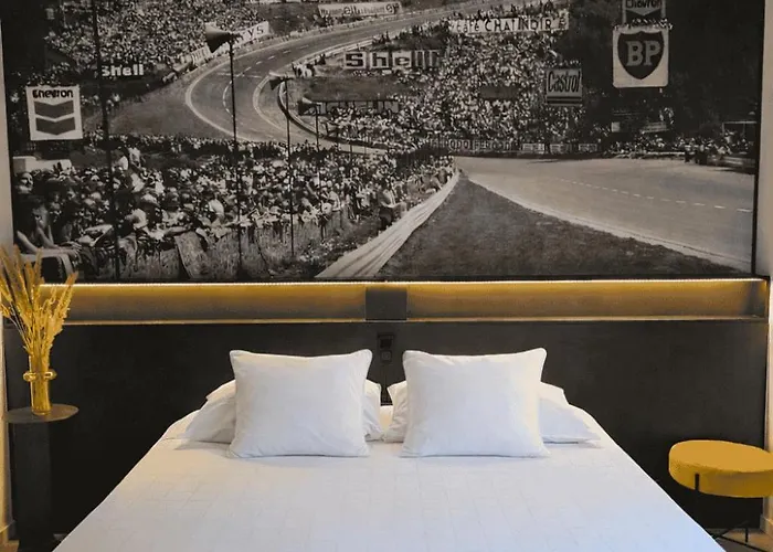 Boutique Hotel, La Cour De La Reine, Rooftop & Bistronomique Restaurant Hotel